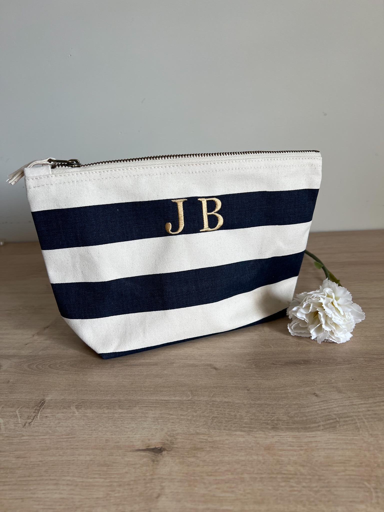 Personalised Makeup Bag | Cosmetic Bag | Personalised Gift | Engagement Gift | Embroidered Bag | Initials Bag | Monogram Makeup Bag |